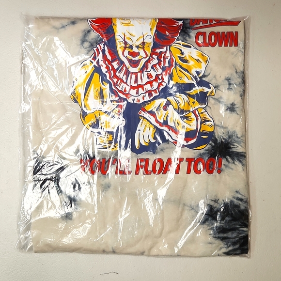 ❤️NWT VINTAGE TORRID TEE - PENNYWISE STEPHEN KING's IT SCARY CLOWN HALLOWEEN - Picture 5 of 10